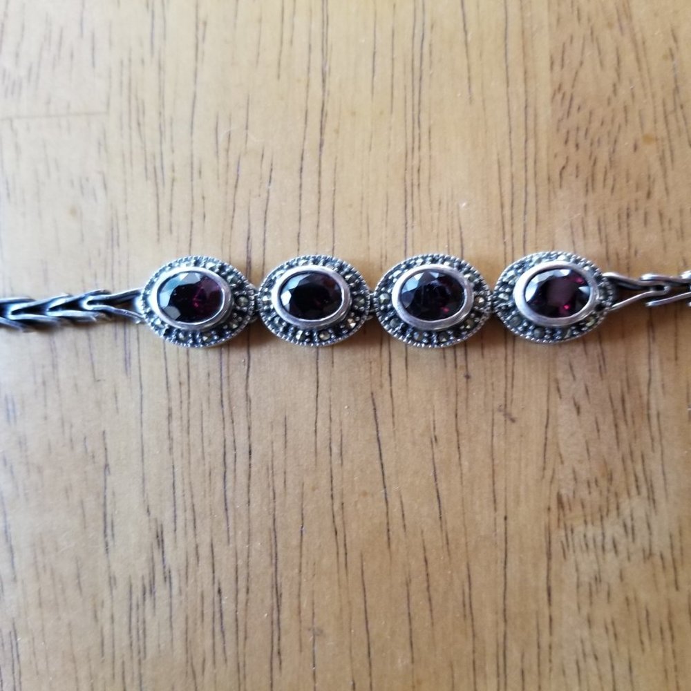 Silver, marcasite, and garnet bracelet - Picture 2 of 3